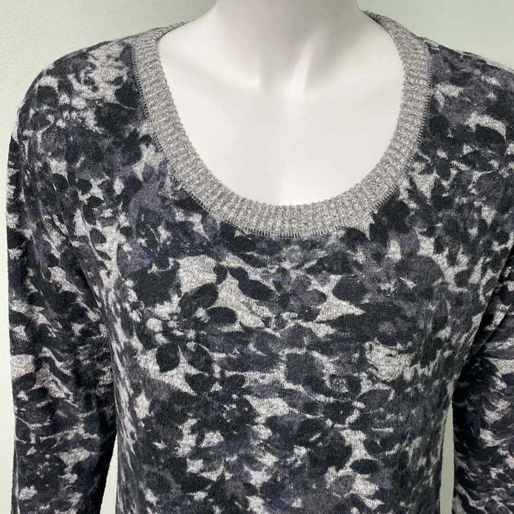 ANTHROPOLOGIE SATURDAY SUNDAY FLORAL BRUSHED FLEECE FUZZY HI LOW TUNIC SWEATER